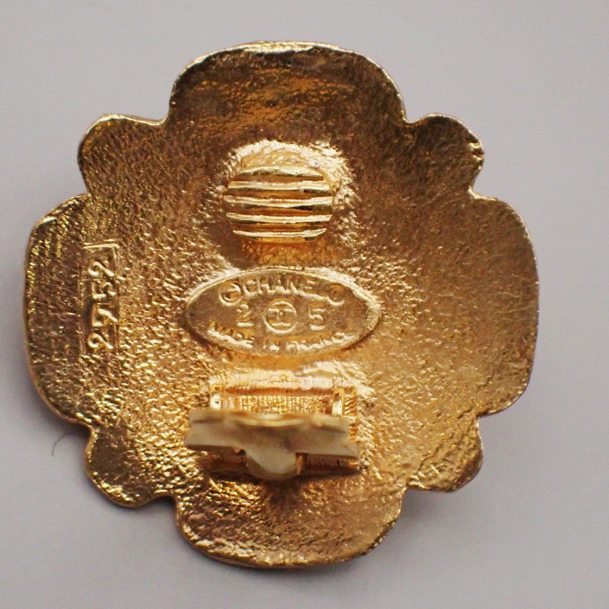 CHANEL Logo Gripoix Flower Button Earrings 25 Clip-On Gold GN France VE 05MA473
