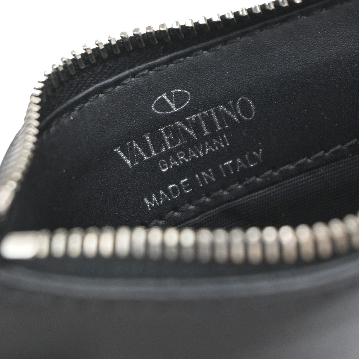 VALENTINO GARAVANI VLTN Logo Coin Wallet Card Holder Studs Leather Black 67KP228