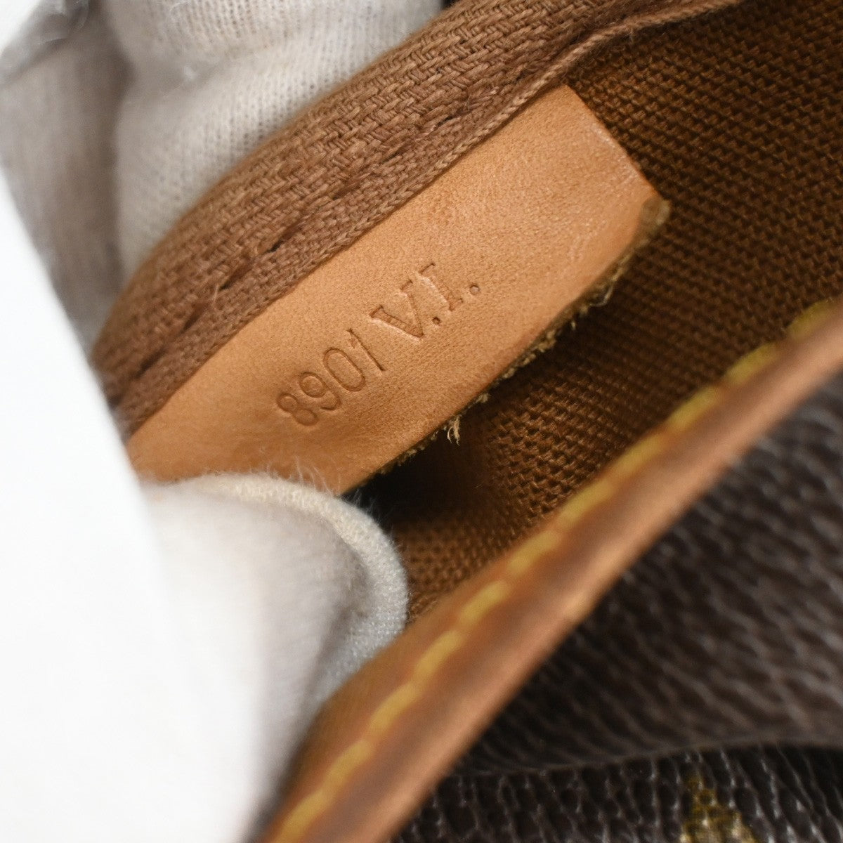 LOUIS VUITTON Saumur 35 Shoulder Bag Monogram Leather BN France M42254 80CA880