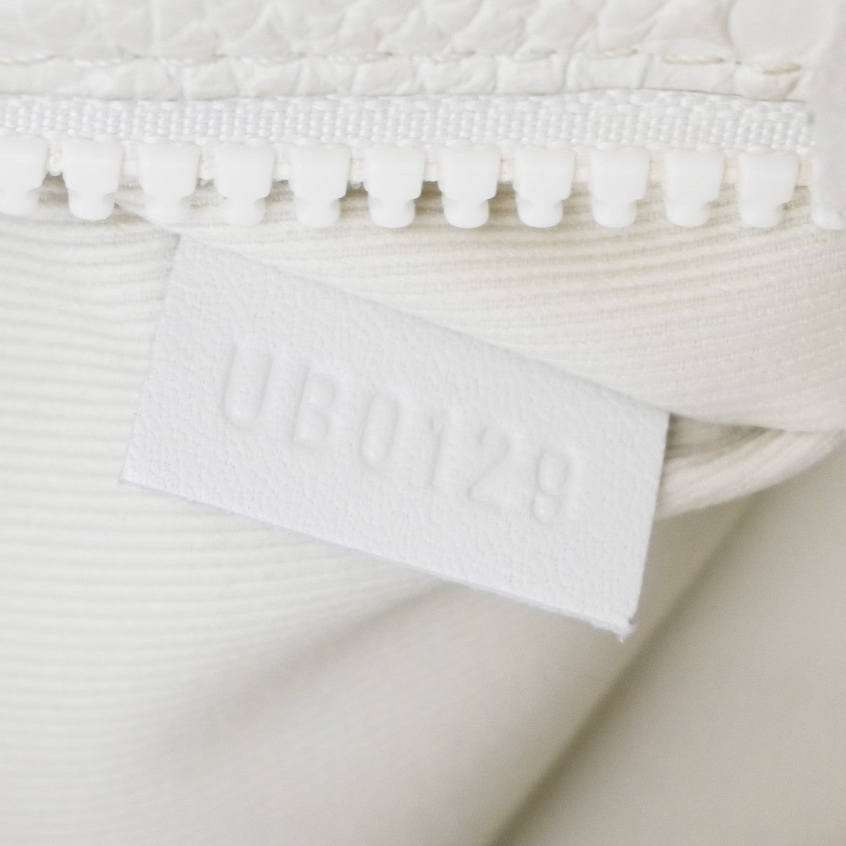 LOUIS VUITTON Pochette A4 Clutch Bag Monogram Taurillon White M67462 16KP544