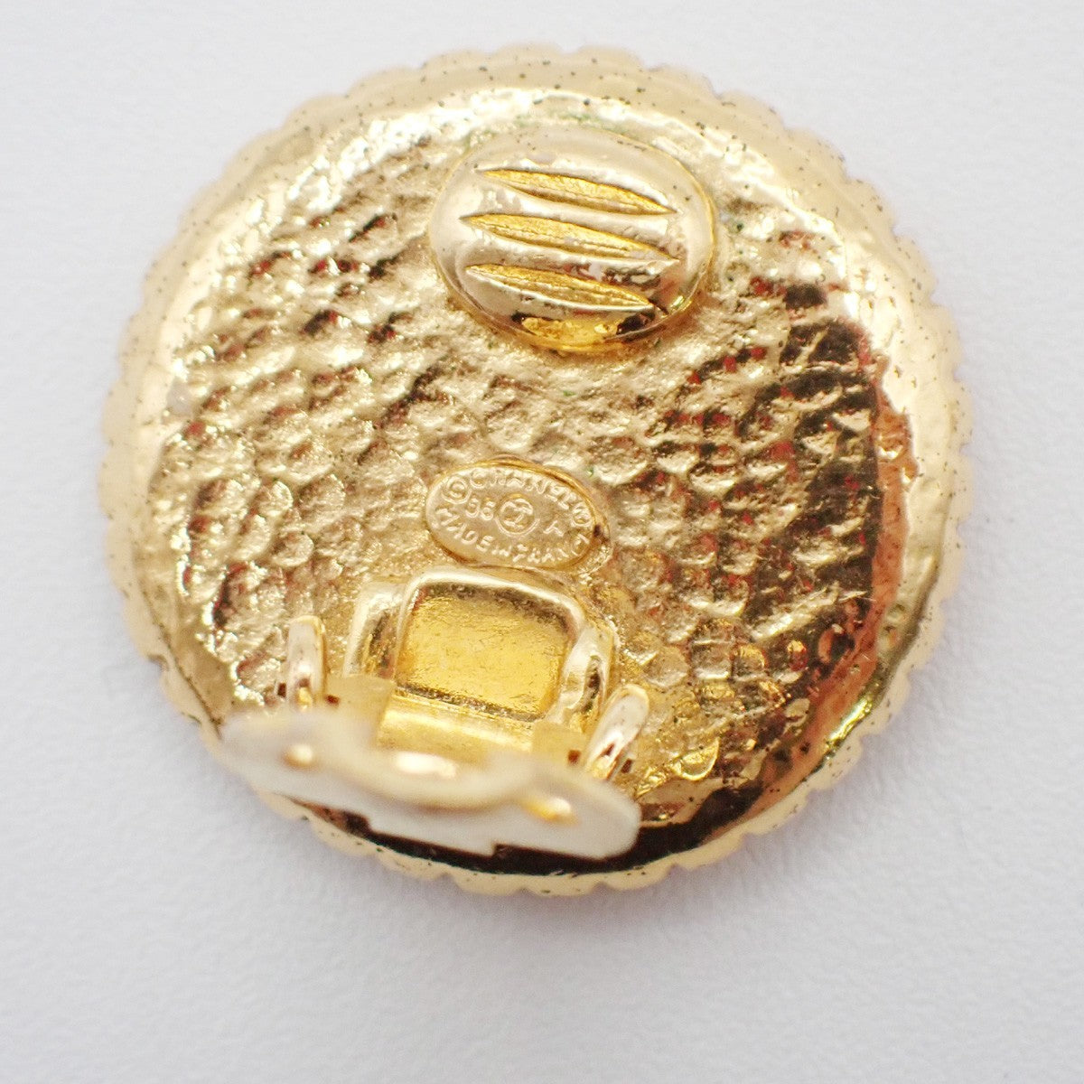 CHANEL CC Logo Round Button Earrings 96A Clip-On Gold France Vintage 39RL906