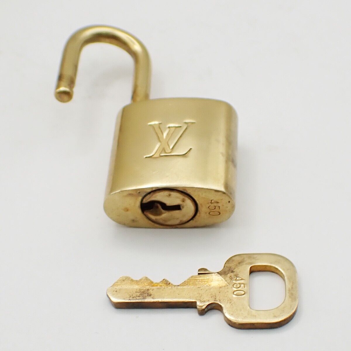 LOUIS VUITTON LV 10 Set  Padlock Key Bag Charm Cadena Gold Plated France 31YF667