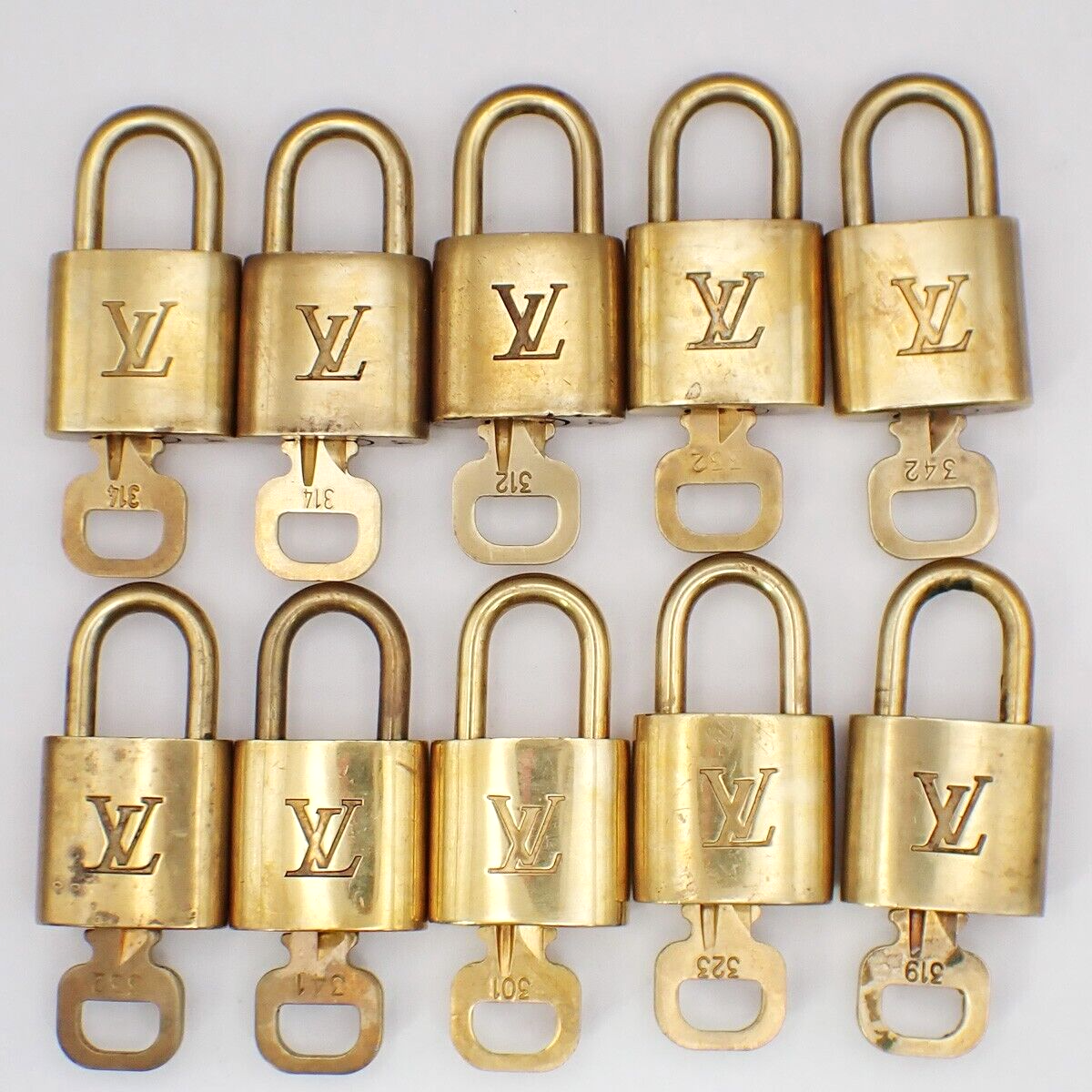 LOUIS VUITTON LV 10 Set  Padlock Key Bag Charm Cadena Gold Plated France 62YF812