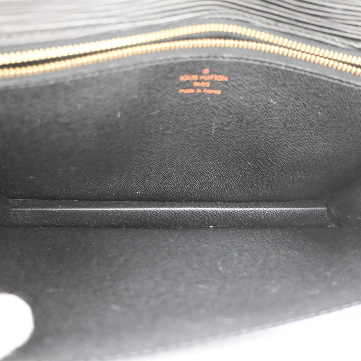 LOUIS VUITTON LV Pochette Serie Dragonne Hand Bag Epi Leather BK M52612 68CA951