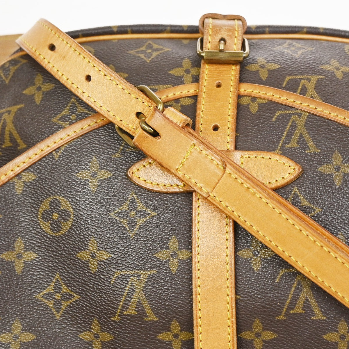 LOUIS VUITTON Logo Saumur 30 Shoulder Bag Monogram Leather Brown M42256 72KC902