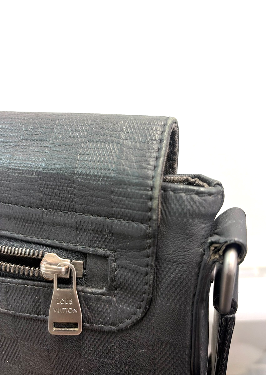 LOUIS VUITTON District PM Shoulder Bag Damier Infini Leather BK N41286 11YJ256