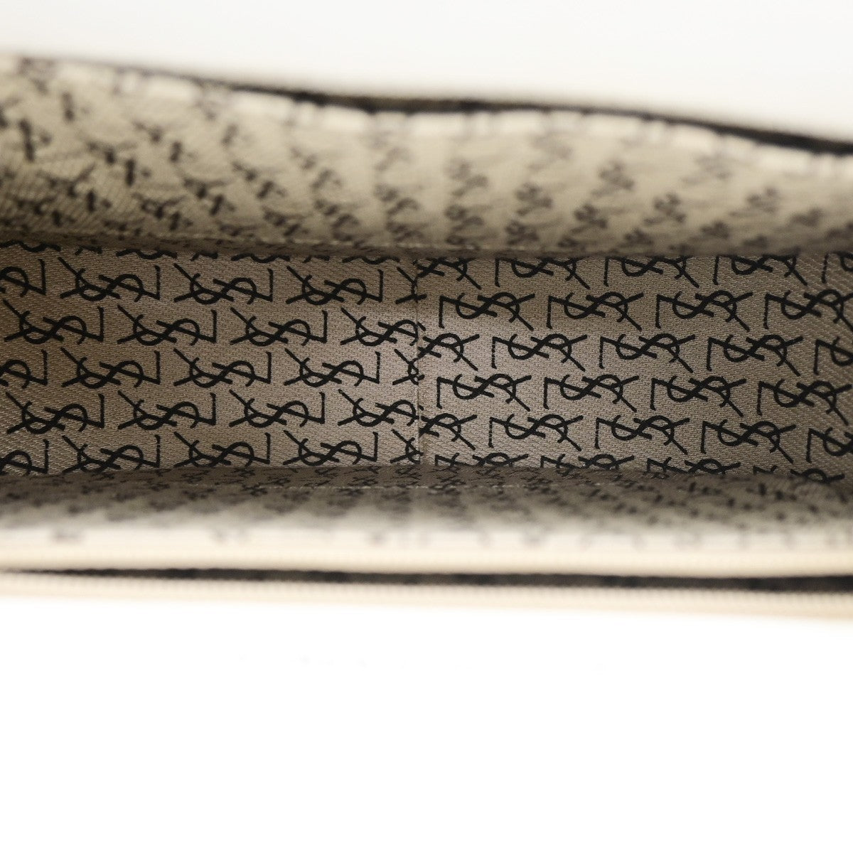 YVES SAINT LAURENT YSL Shoulder Bag Leather White GHW 67CB052