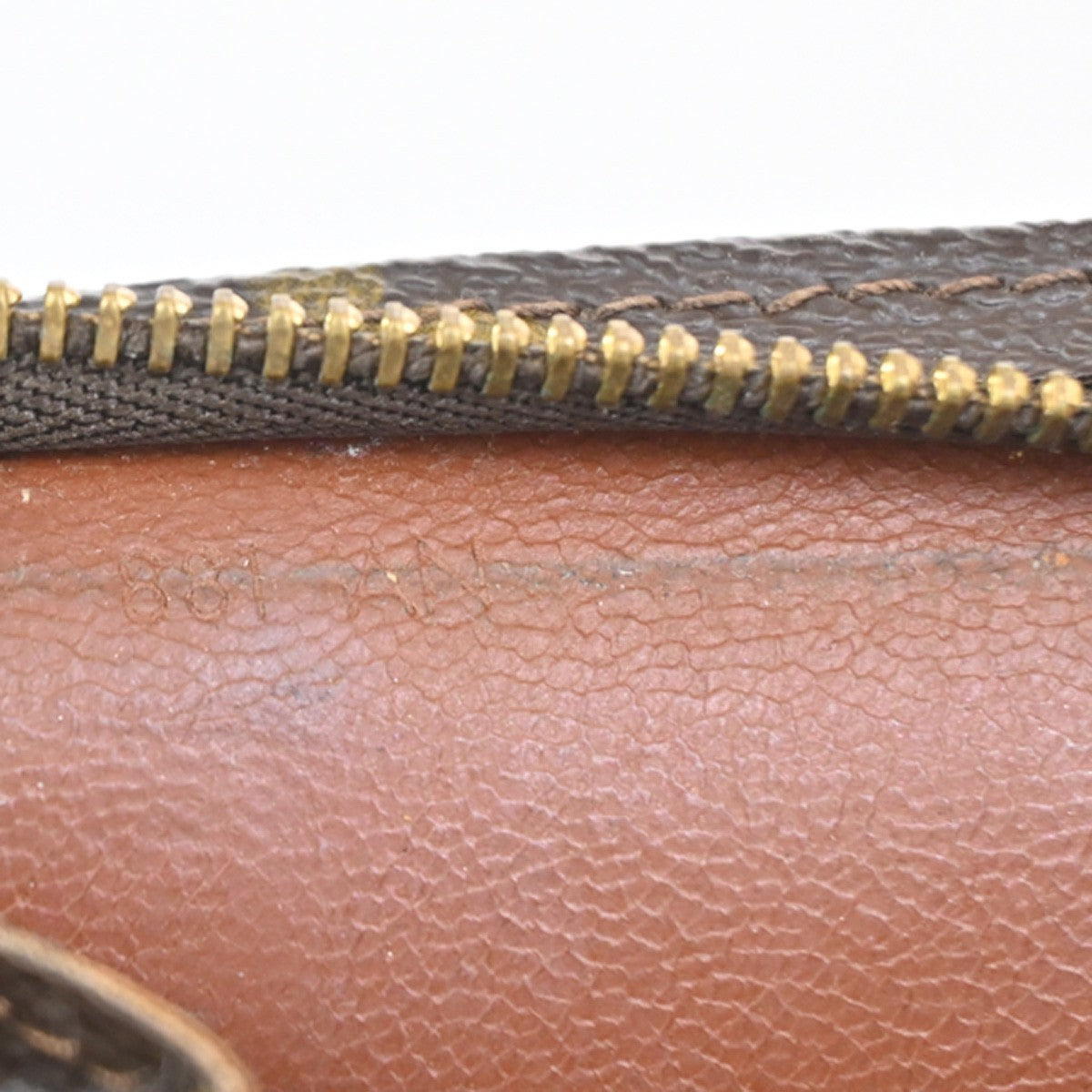 LOUIS VUITTON Poche Toilette 26 Clutch Pouch Bag Monogram Leather M47542 69ZA145