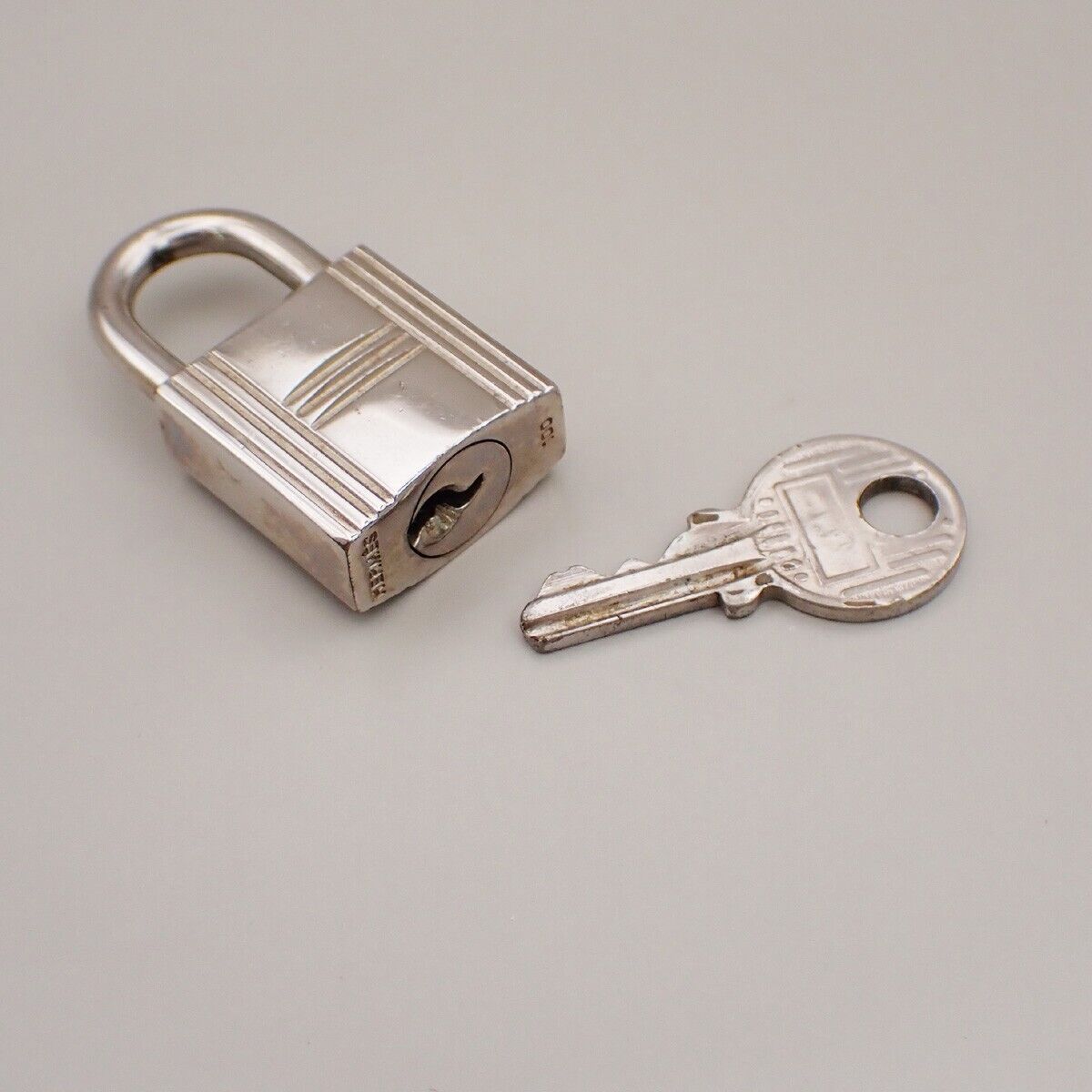 HERMES Logo 5 Set Padlock Key Bag Charm Cadena Silver-plated Accessroy 31KA567