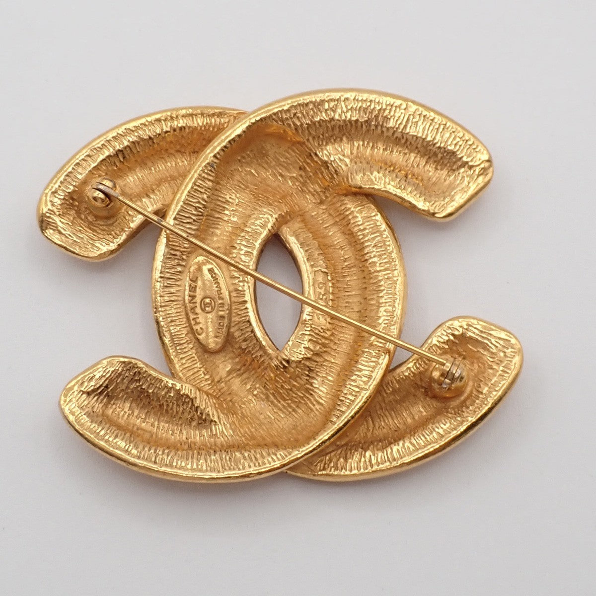 CHANEL CC Logo Matelasse Pin Brooch Gold-Plated France Accessory 98RF846