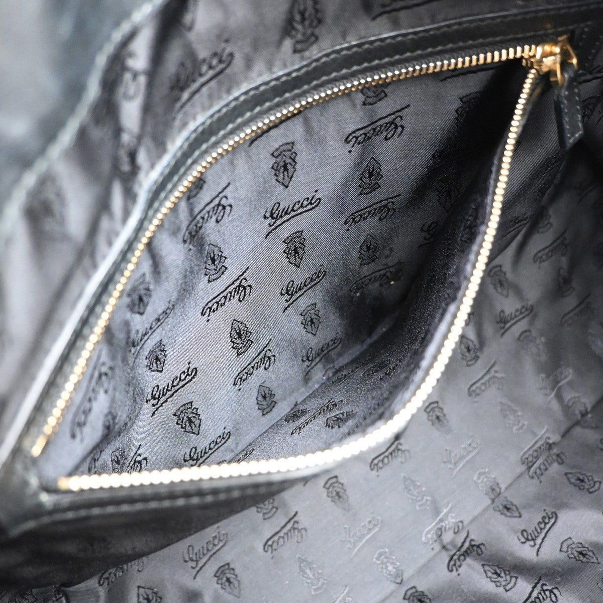 GUCCI Logo Hysteria Large Shoulder Hand Bag Leather Black GHW Italy 70YJ141