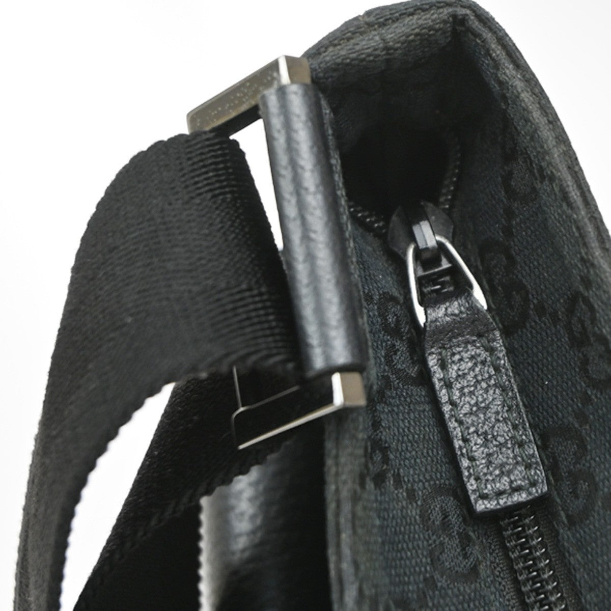GUCCI Logo GG Pattern Shoulder Bag Canvas Leather Black SHW Italy 16YJ133