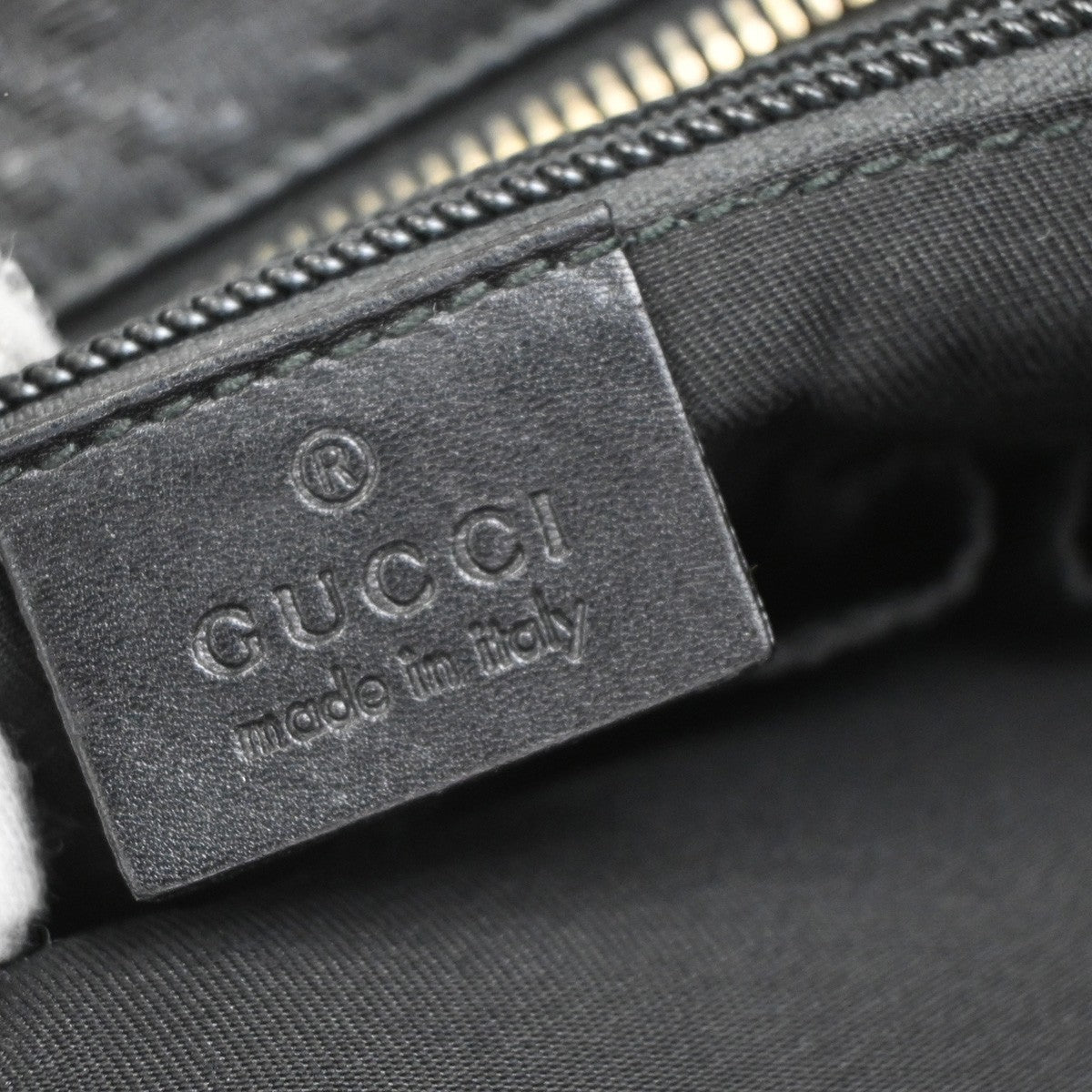 GUCCI Logo Imprime Messenger Bag Coated Canvas Leather Black SHW Italy 34DA255
