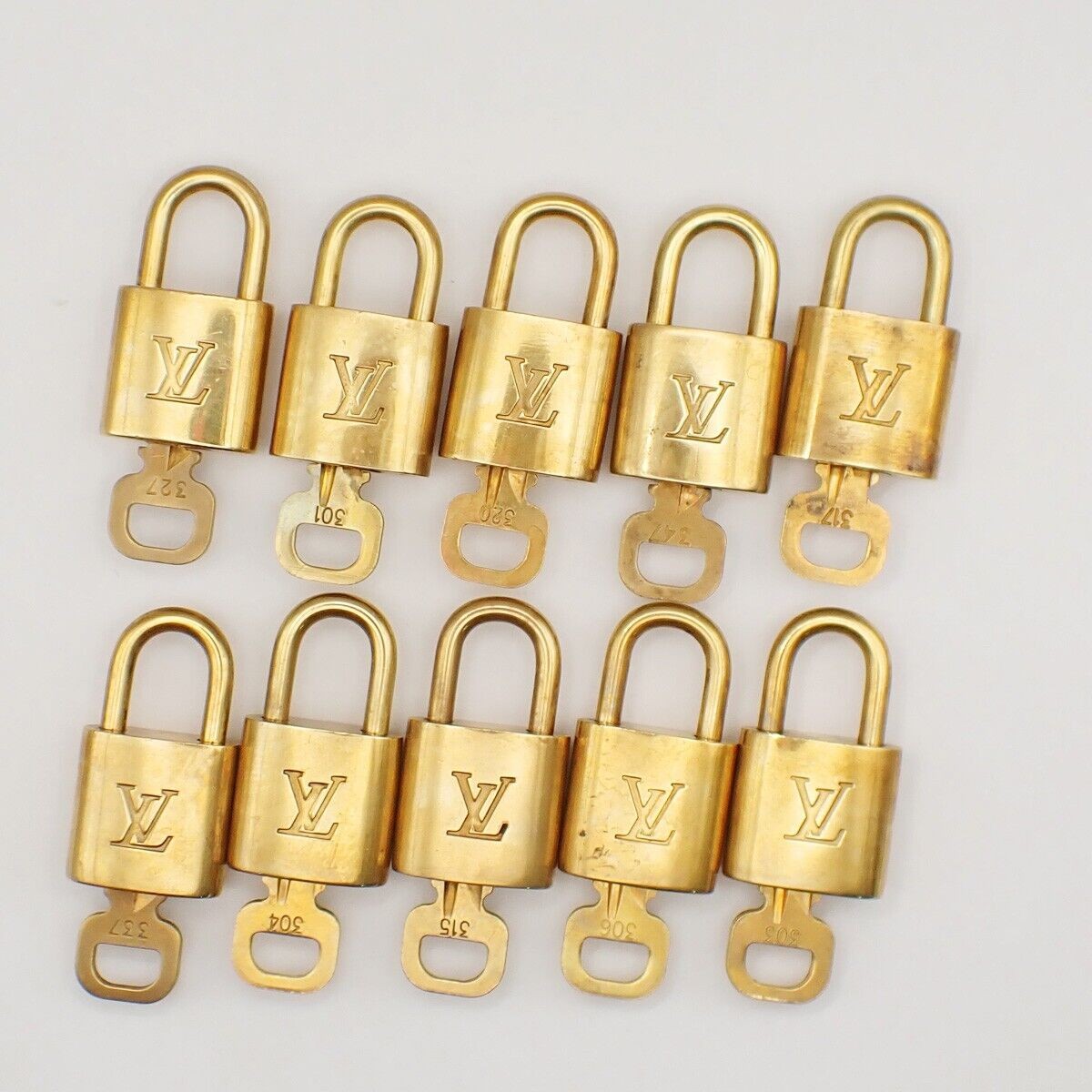 LOUIS VUITTON LV 10 Set  Padlock Key Bag Charm Cadena Gold Plated France 37YF661