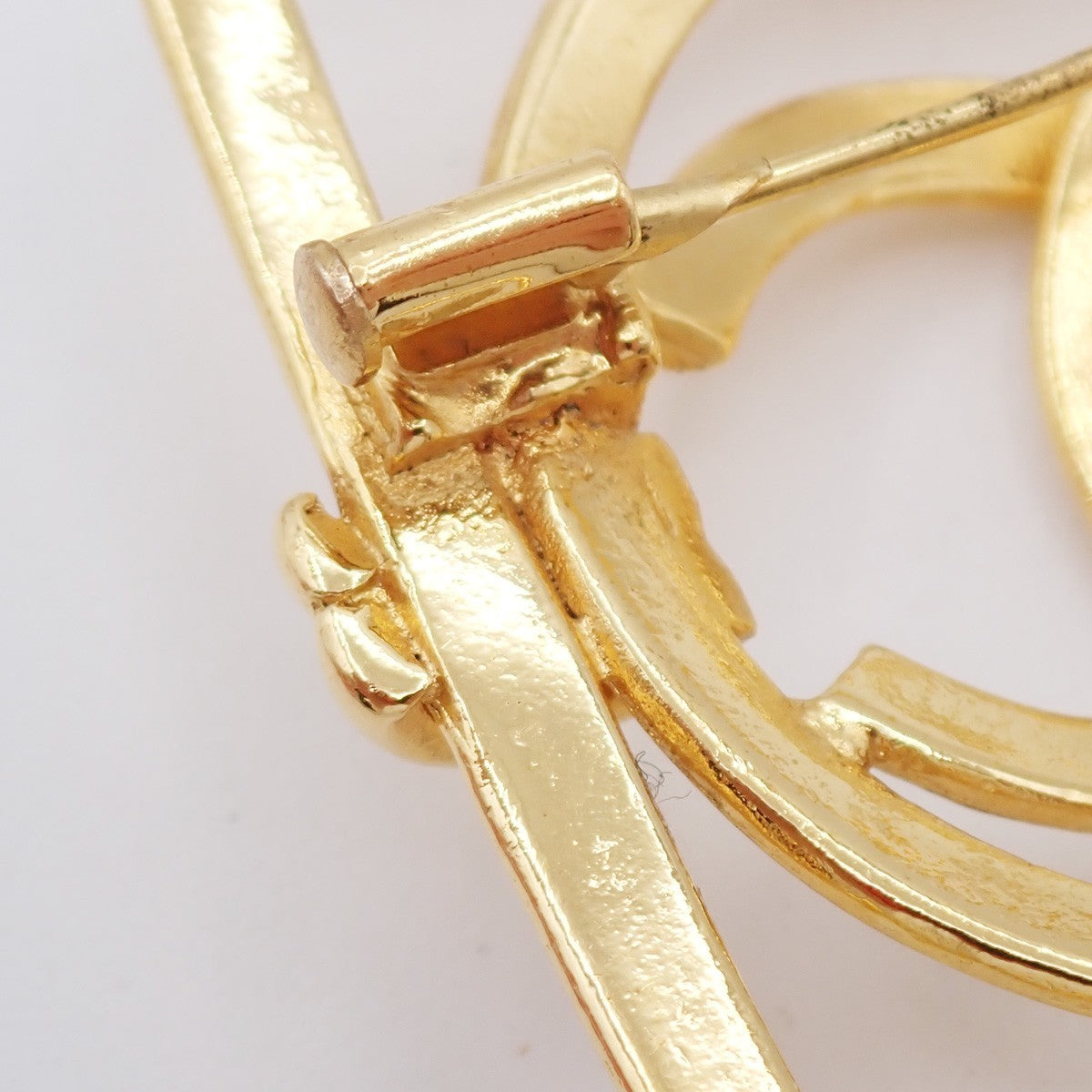 CHANEL CC Logo Square Pin Brooch 29 Gold France Vintage 82RL960