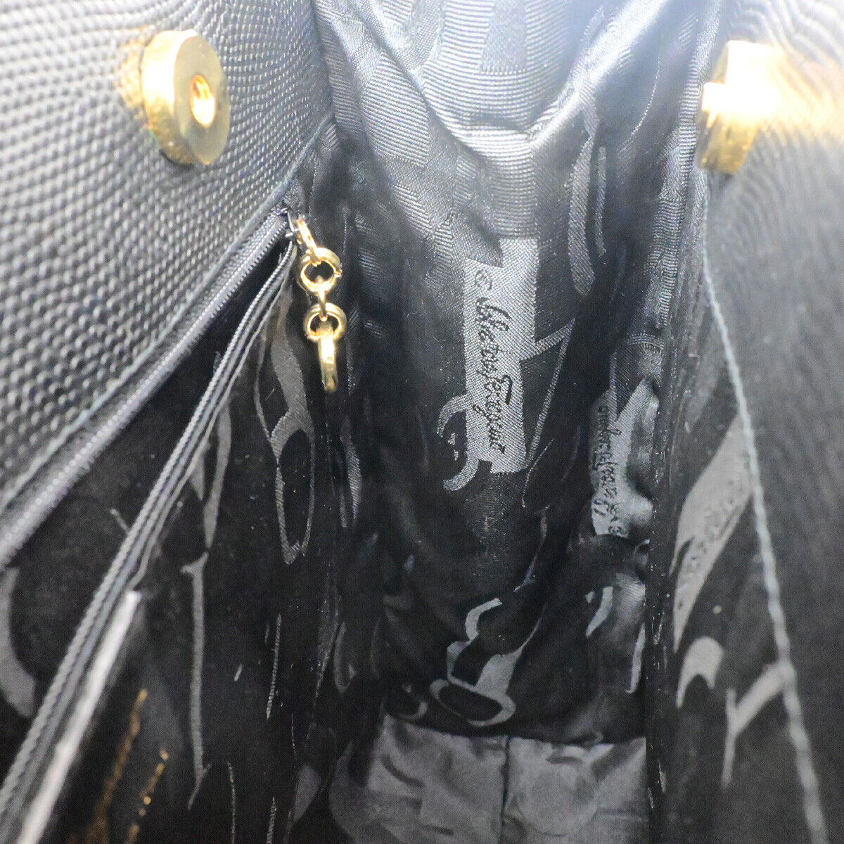 SALVATORE FERRAGAMO Vara Shoulder Bag Embossing Leather Black GHW Italy 67YF484
