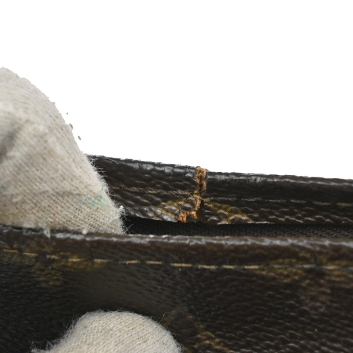 LOUIS VUITTON Poche Toilette 26 Clutch Hand Bag Monogram Leather M47542 05CA385