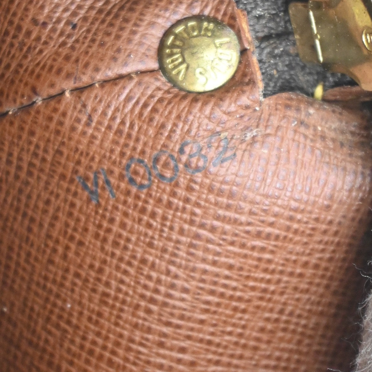 LOUIS VUITTON Logo Drouot Shoulder Bag Monogram Leather Brown M51290 02SA015