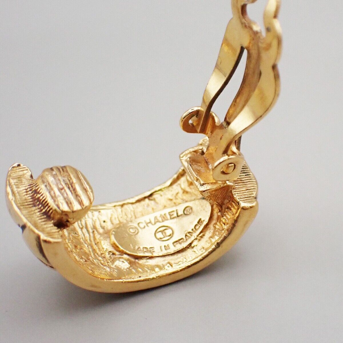 CHANEL Quilted Hoop Earrings Large Clip-On Gold GHW France Vintage 34YG567