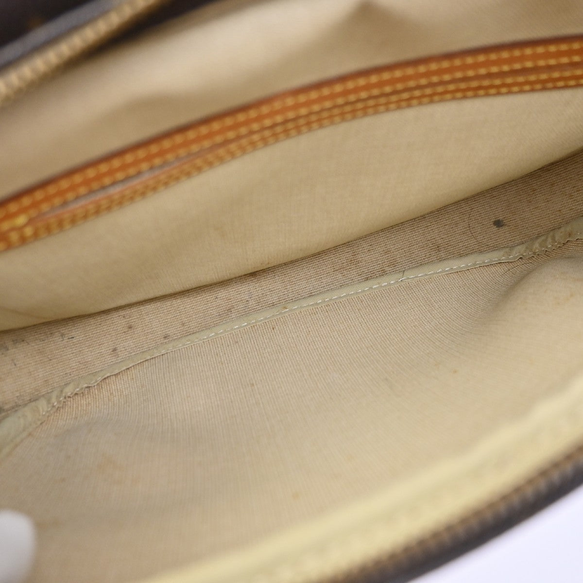 LOUIS VUITTON Reporter PM Crossbody Shoulder Bag Monogram Leather M45254 36YJ162