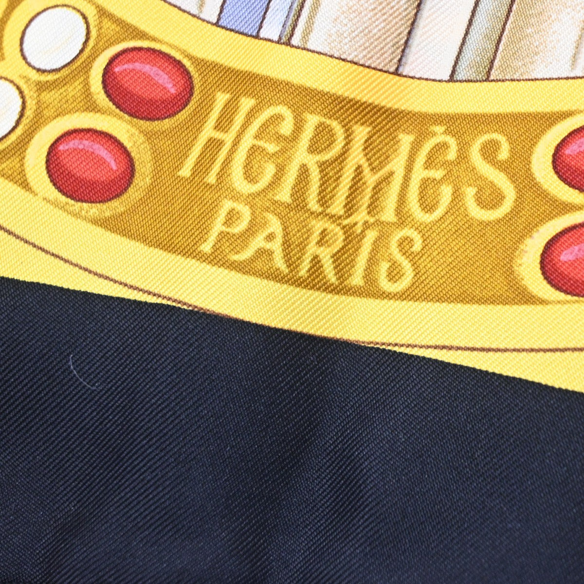 HERMES XL Carre Scarf Le Triomphe du Paladin 100% Silk Black Gold 69RL761