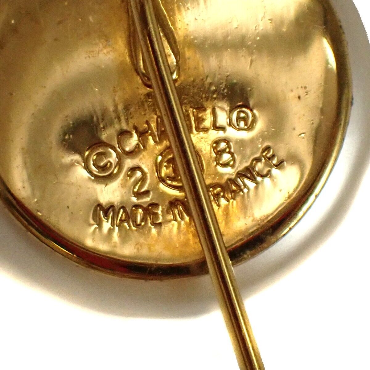 CHANEL CC Logo Pin Brooch 28 Imitation Pearl GHW France Accessory VTG 61GA323