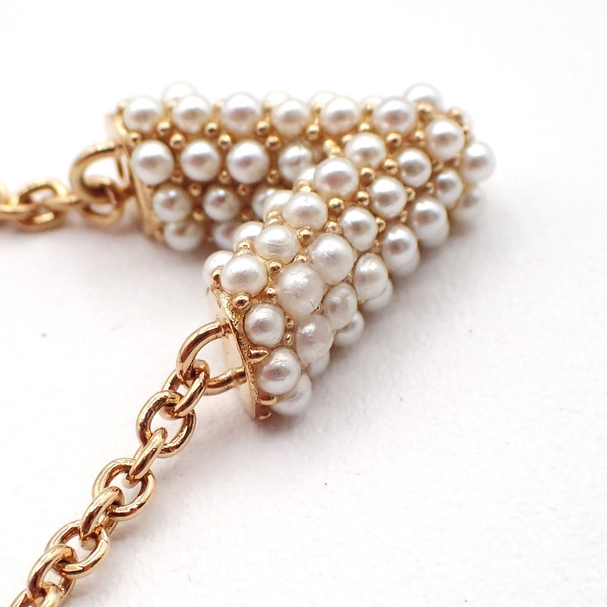 LOUIS VUITTON Collier Essential V Necklace Imitation Pearl Gold M68358 80MA242