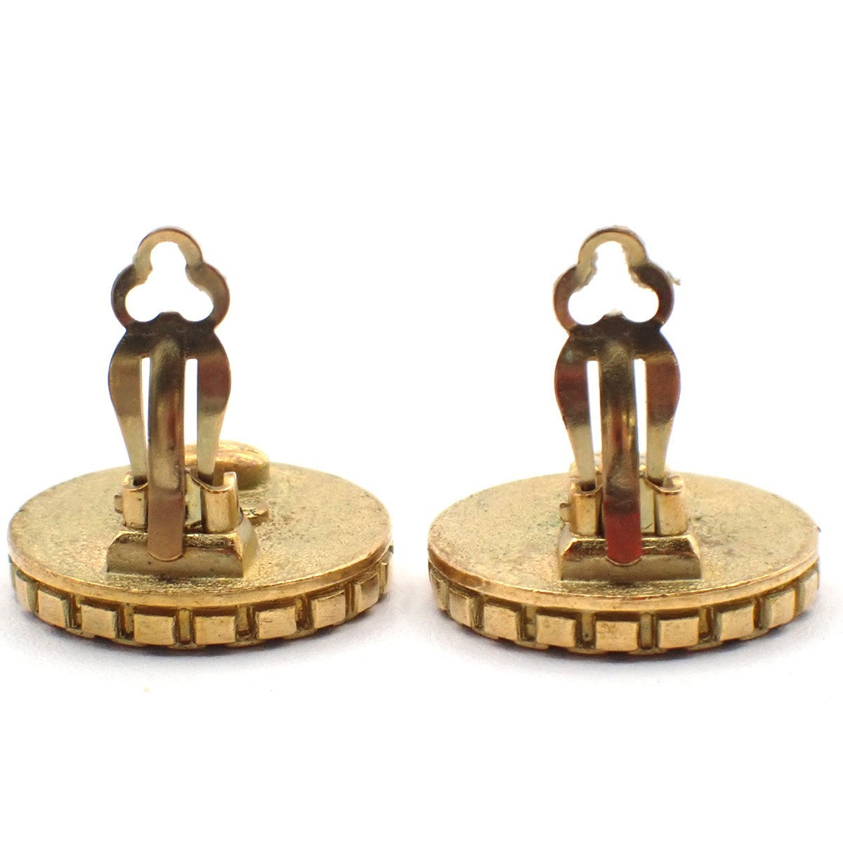 CHANEL CC Logo Round Button Earrings 95P Clip-On Gold GHW France Vintage 67RL677