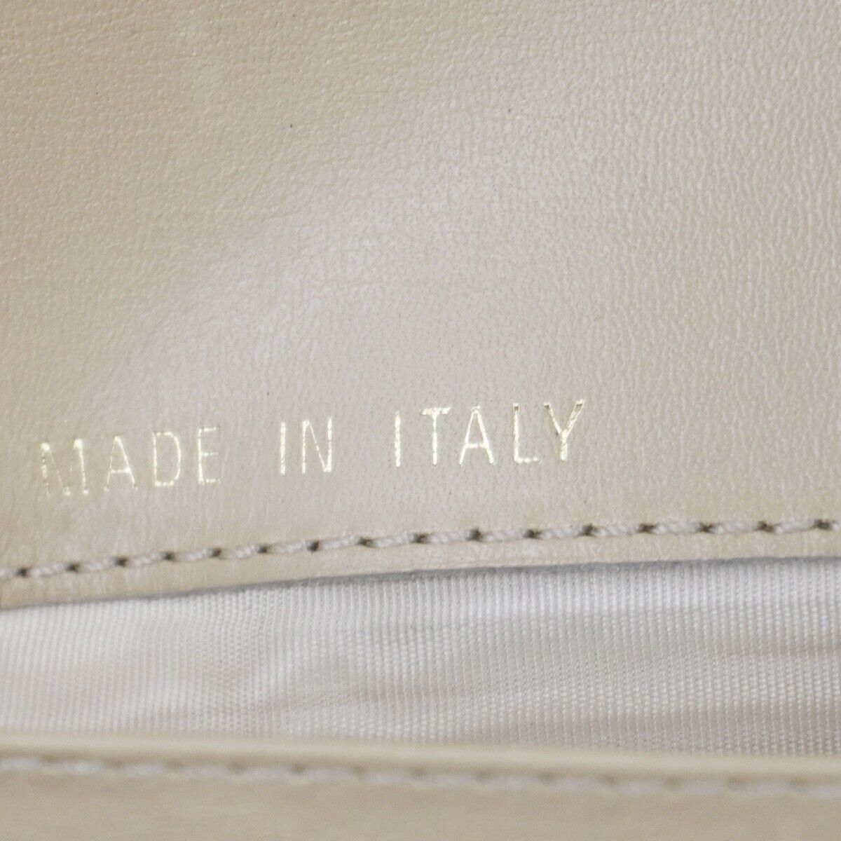 CHANEL CC Logo Trifold Wallet Purse Caviar Skin Leather Ivory Italy 62RJ490