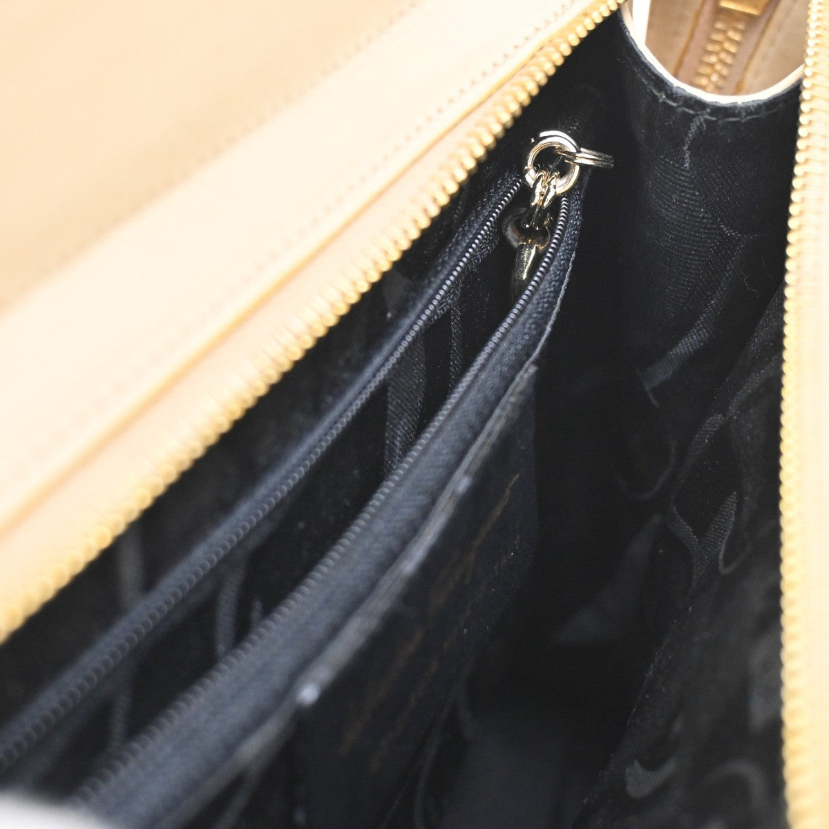 SALVATORE FERRAGAMO Logo Vara Shoulder Bag Canvas Leather BE GHW Italy 05CA548