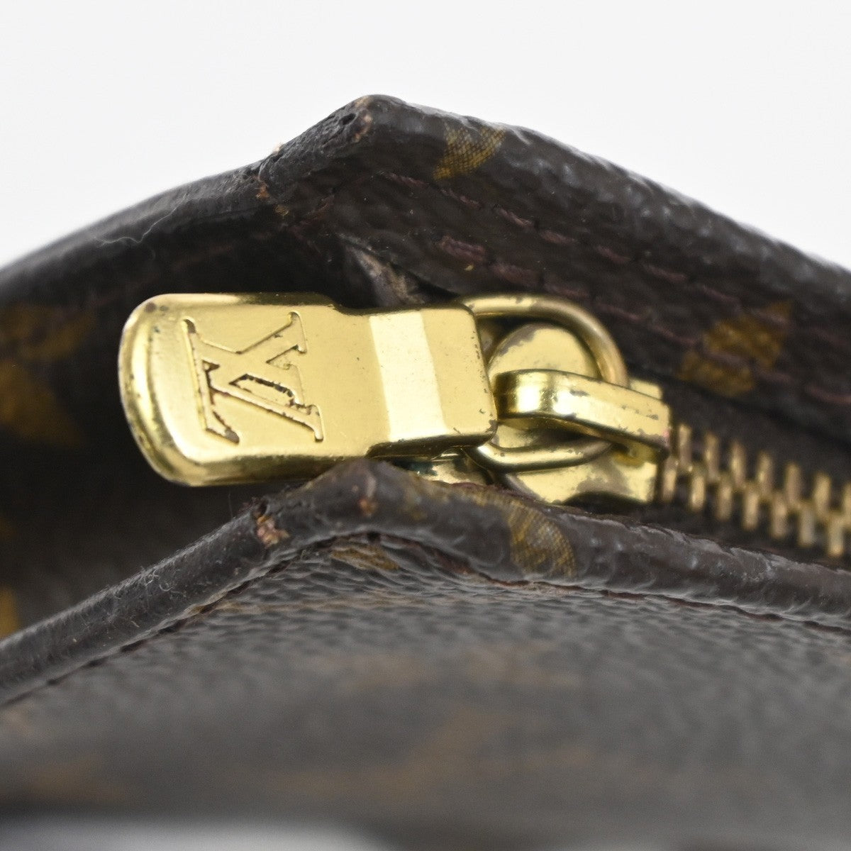 LOUIS VUITTON 2 Set Bucket PM Pouch/Poche Toilette Bag Monogram Leather 66AA218