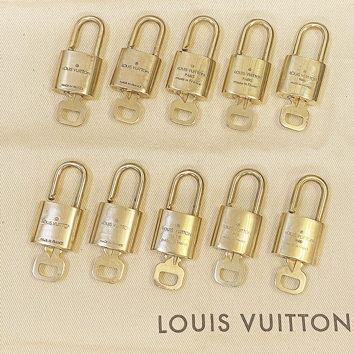 AUTHENTIC LOUIS VUITTON LV 10 SET PADLOCK KEY CHARM CADENA GOLD FRANCE 80BS965