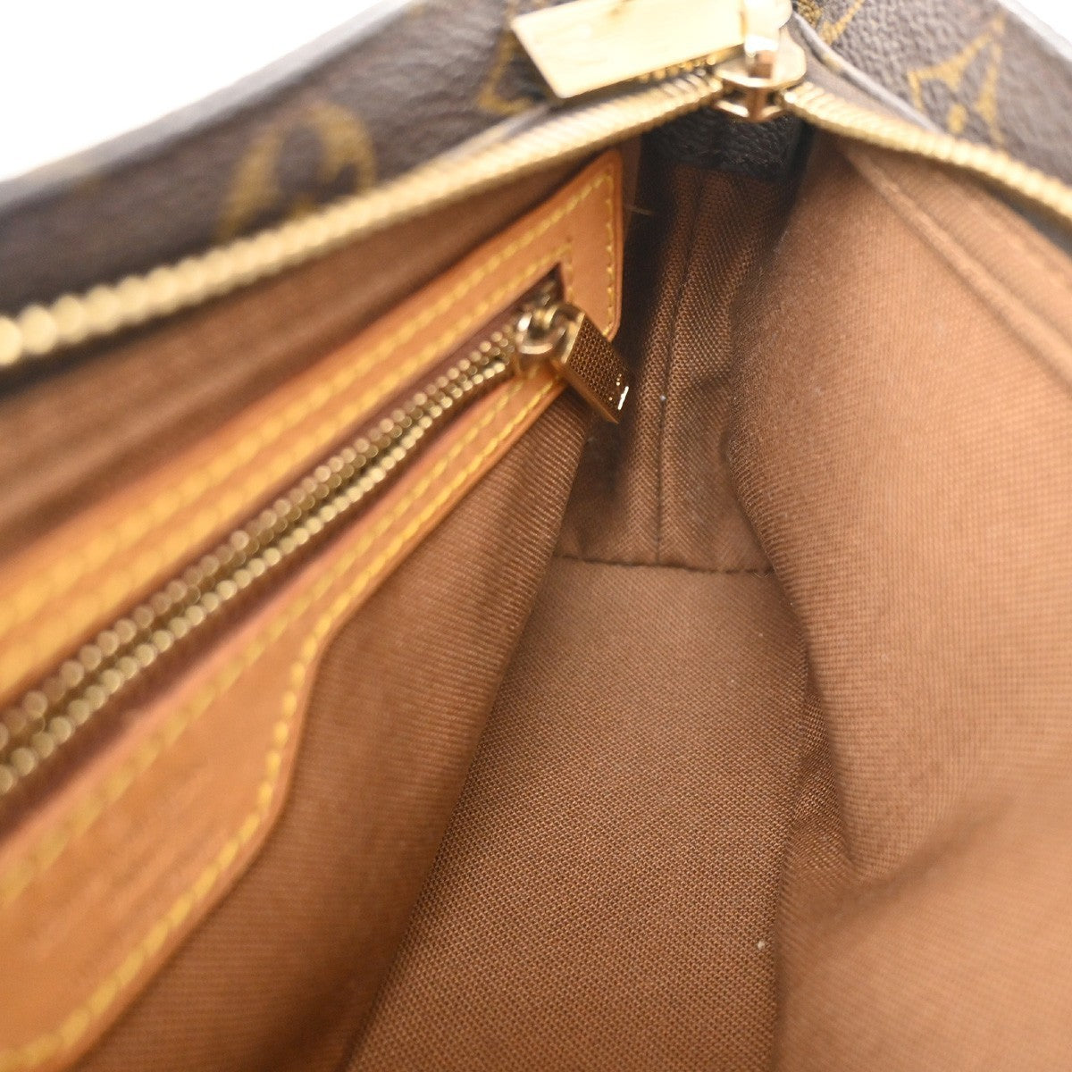 LOUIS VUITTON Logo Trotteur Shoulder Bag Monogram Leather Brown M51240 76YJ280