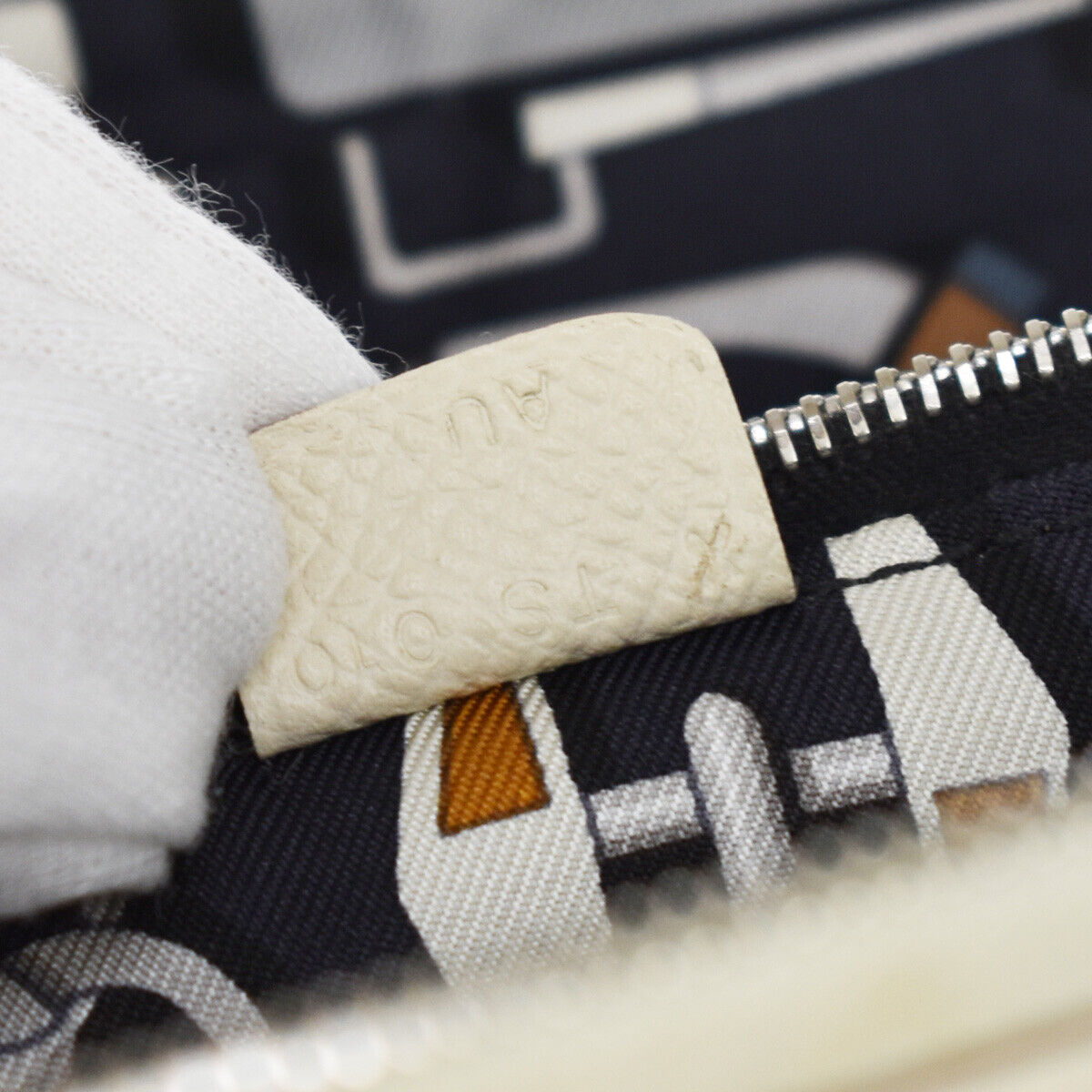 HERMES Azap Long Zipper Wallet Purse Veau Epsom Leather Silk In Craie 72RH515