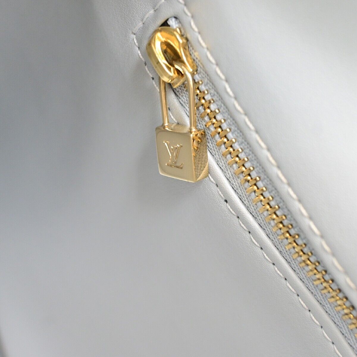 LOUIS VUITTON Houston Shoulder Bag Monogram Vernis Leather Yellow M91055 05FB524