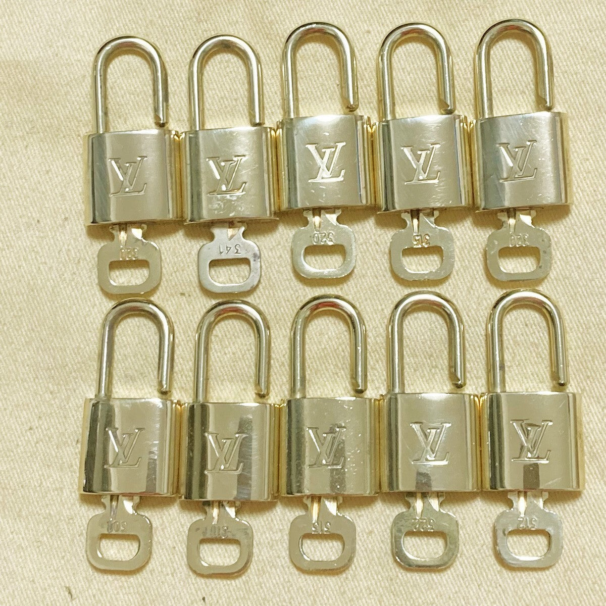 LOUIS VUITTON LV 10 SET PADLOCK KEY CHARM CADENA GOLD-PLATED FRANCE 31PDA229