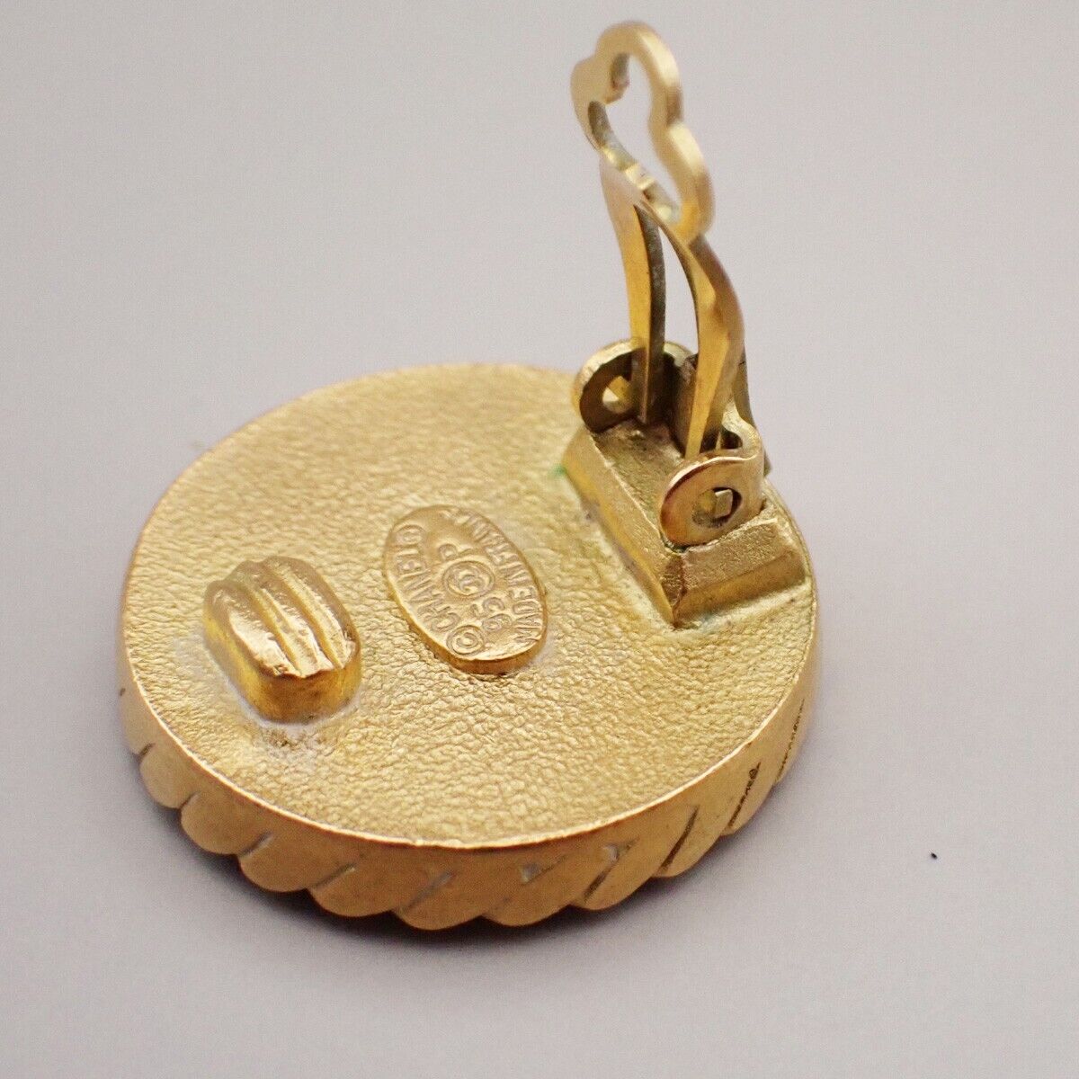 CHANEL CC Logo Button Earrings 95P Clip-On Gold Black GHW France Vintage 76RK705