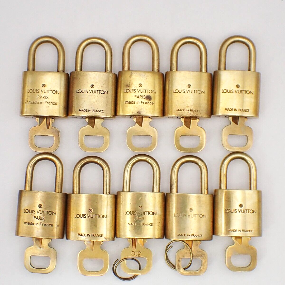 LOUIS VUITTON LV 10 Set  Padlock Key Bag Charm Cadena Gold Plated France 62YF805