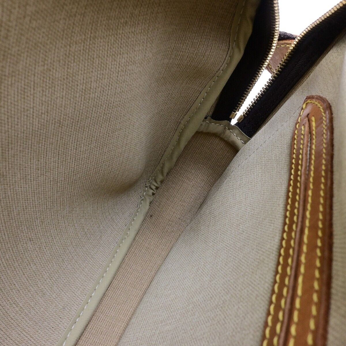 LOUIS VUITTON Reporter PM Crossbody Shoulder Bag Monogram Leather M45254 87ED242