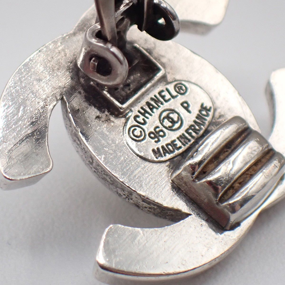CHANEL CC Logo Button Earring 96P Clip-On Silver-Plated France Vintage 76RL808