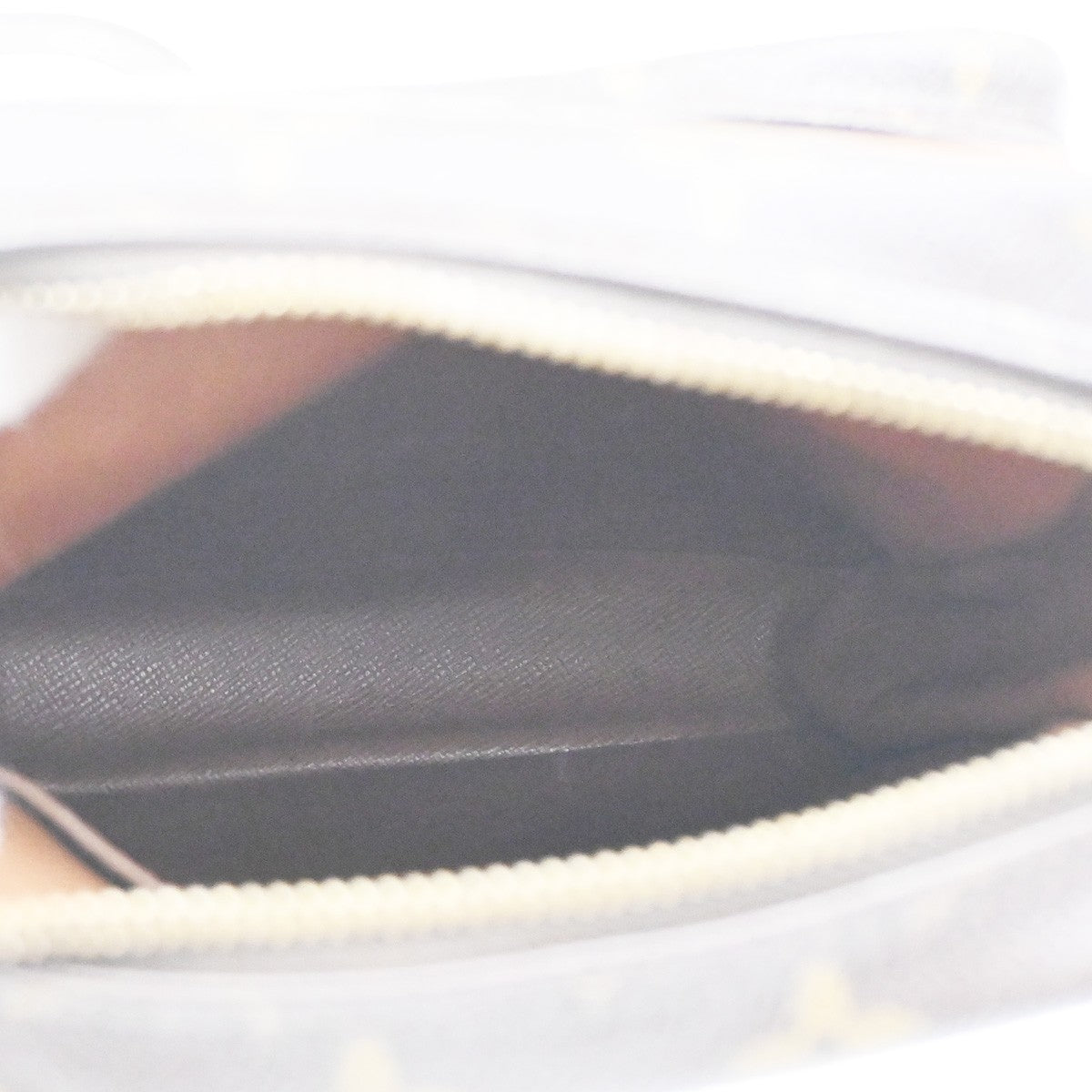 LOUIS VUITTON Amazon Crossbody Shoulder Bag Monogram Leather BN M45236 32DA009