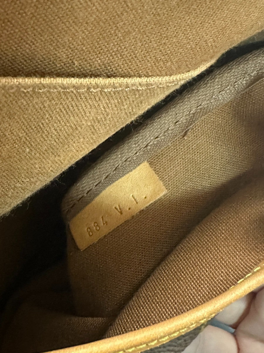 LOUIS VUITTON Saumur 35 Shoulder Bag Monogram Leather BN France M42254 31CA426