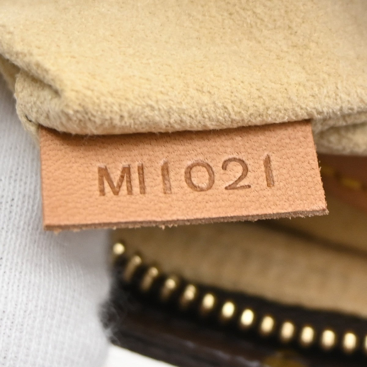 LOUIS VUITTON Looping MM Shoulder Bag Monogram Leather BN France M51146 22SA142
