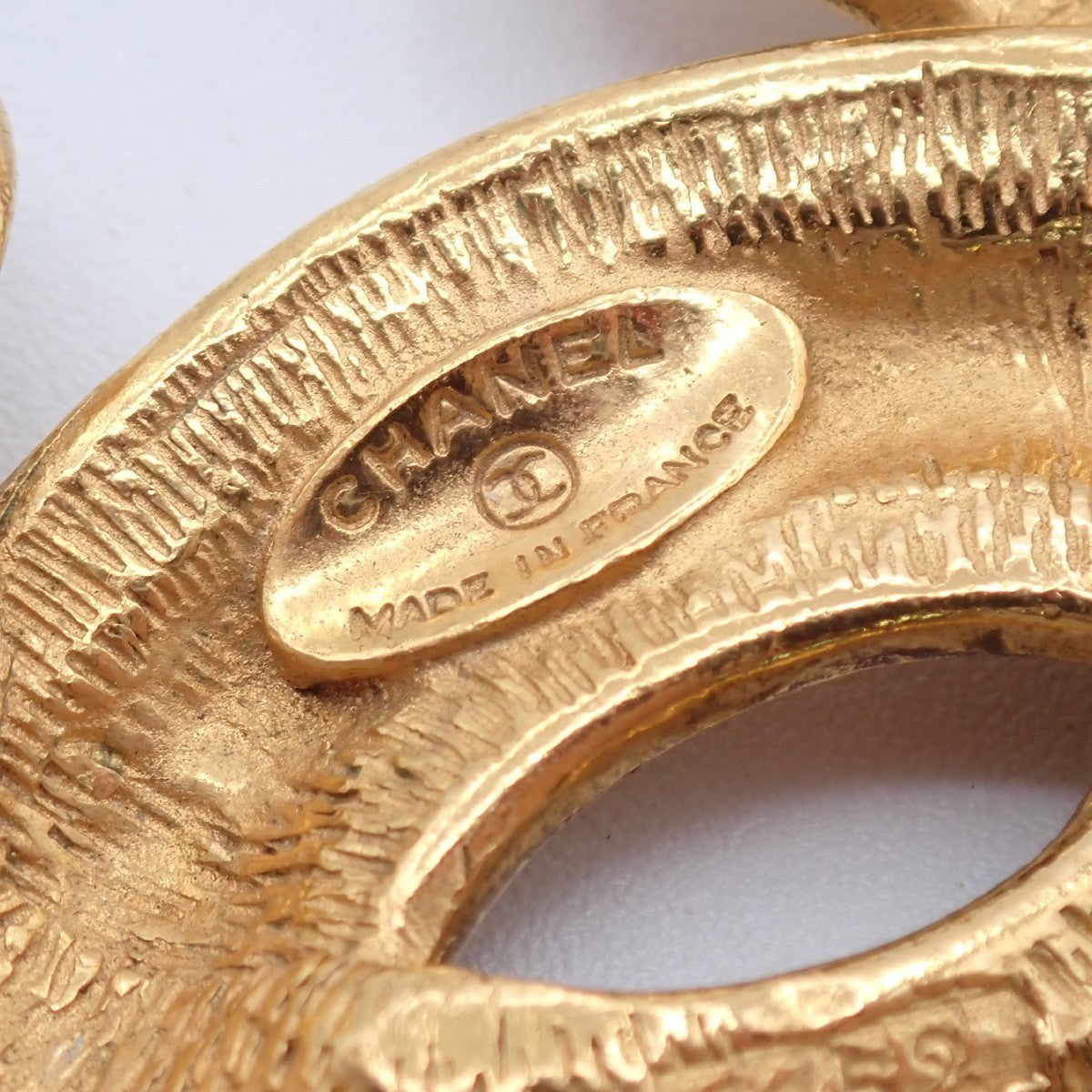 CHANEL CC Logo Matelasse Pin Brooch Gold-Plated France Accessory 98RF846