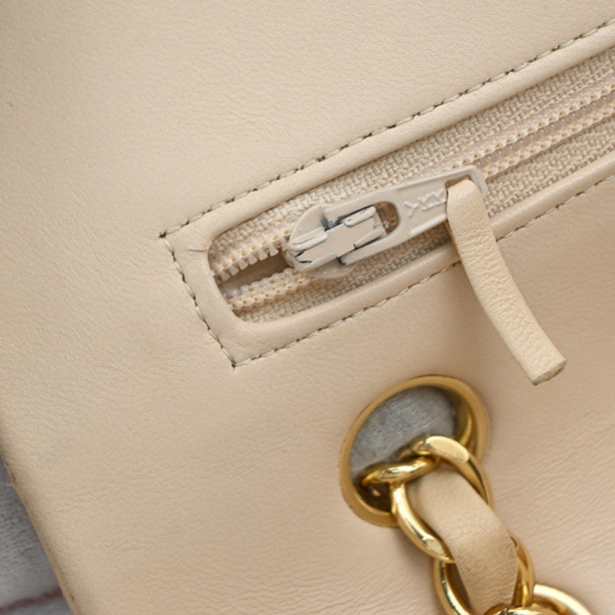 CHANEL CC Matelasse 25 Double Flap Chain Shoulder Bag Leather Beige GHW 827RF945