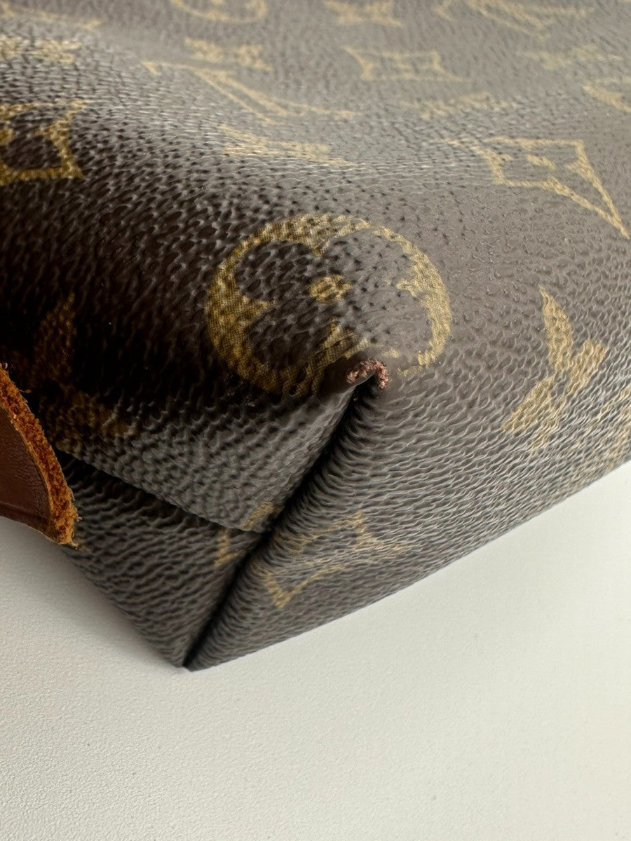 LOUIS VUITTON Logo Pochette Cosmetic Pouch Monogram Leather Brown M47515 02CA745