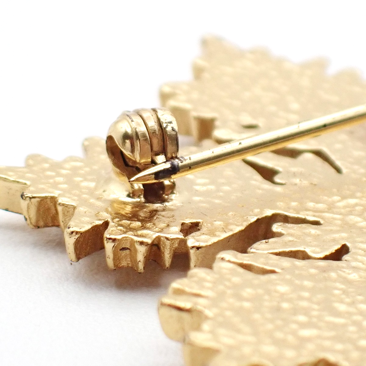CHANEL CC Logo Bijou Snowflake Brooch 01A Gold France Vintage 30RL405