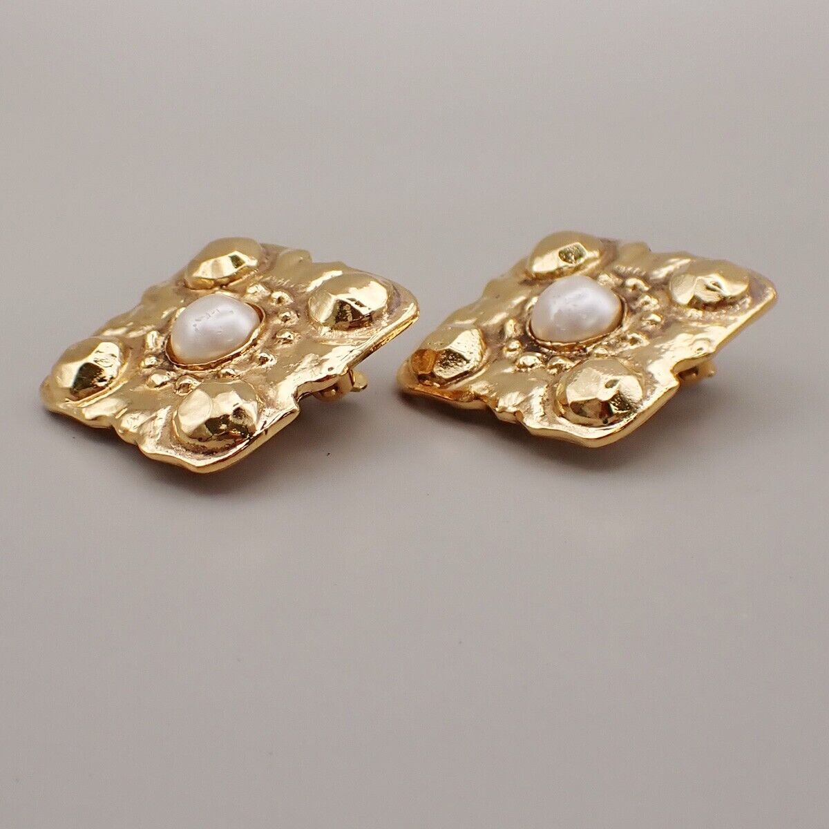 CHANEL CC Diamond Shape Pearl Button Earrings 23 Clip-On Gold Vintage 30RL066