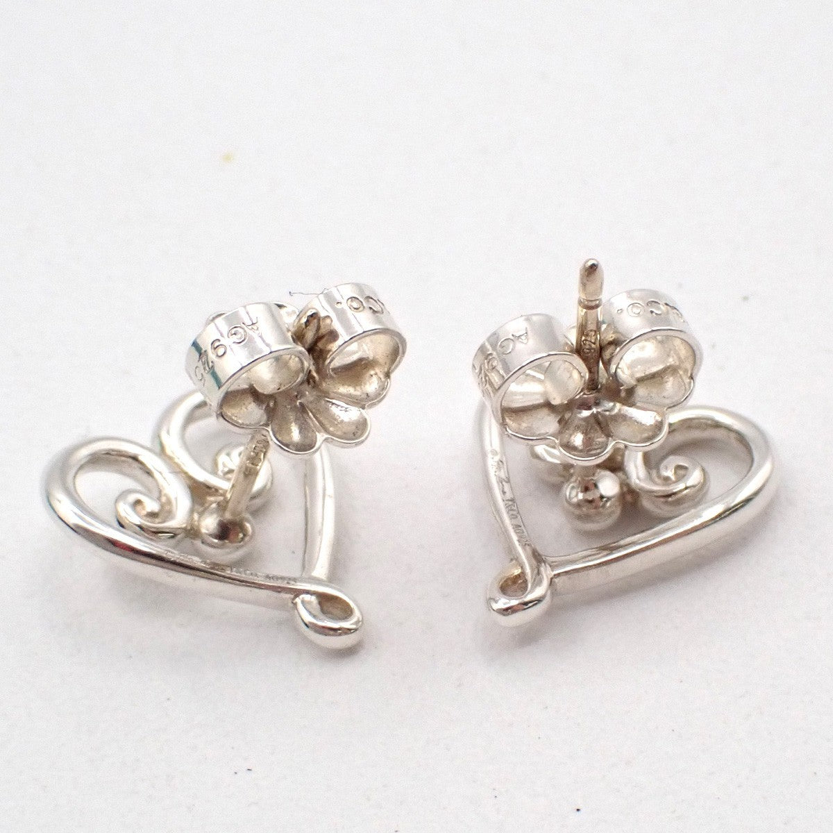 Tiffany & Co. Paloma Picasso Loving Heart Pierce Earring Silver 925 60EG351