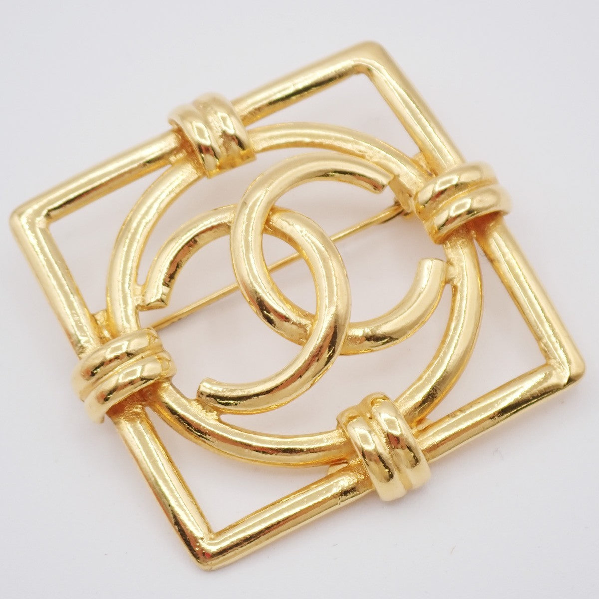 CHANEL CC Logo Square Pin Brooch 29 Gold France Vintage 82RL960